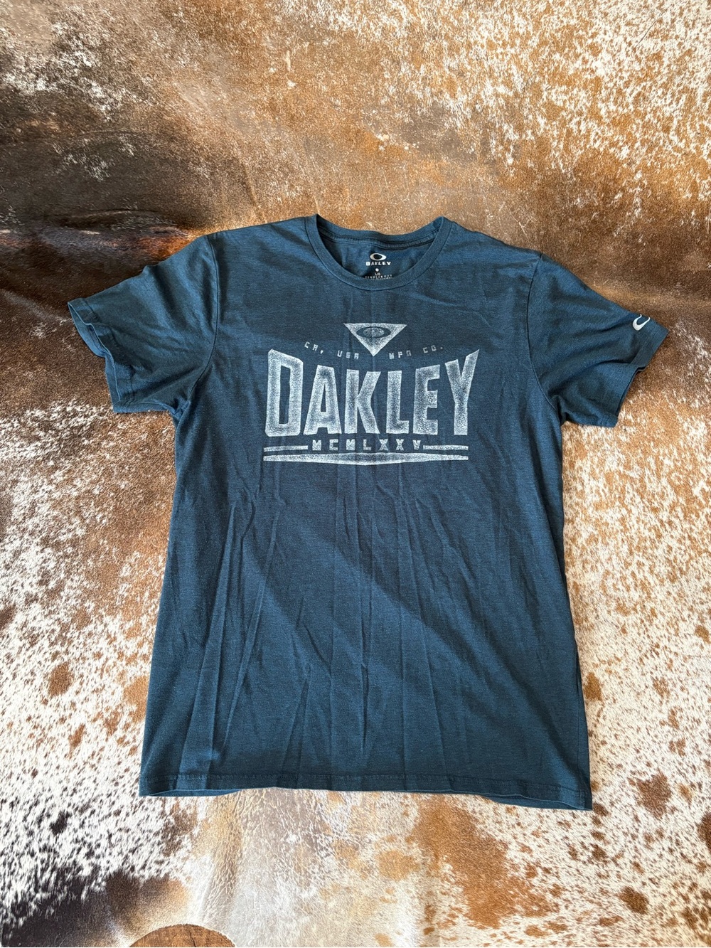 Oakley large shirt tshirt - Picture 2 of 6